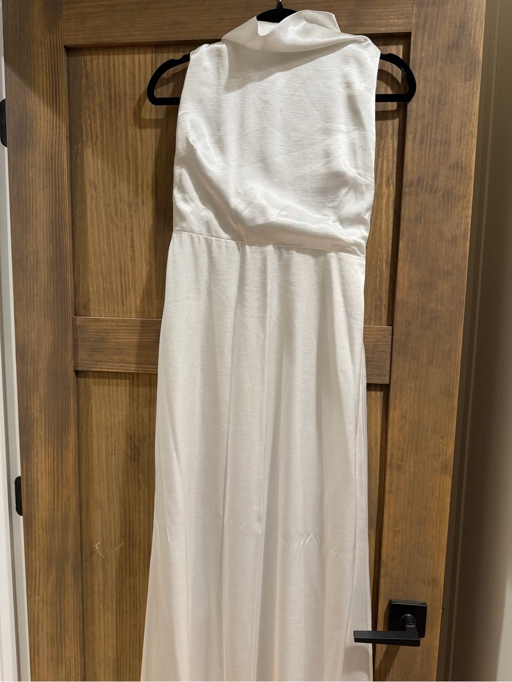 Elegant White Sleeveless Maxi Dress